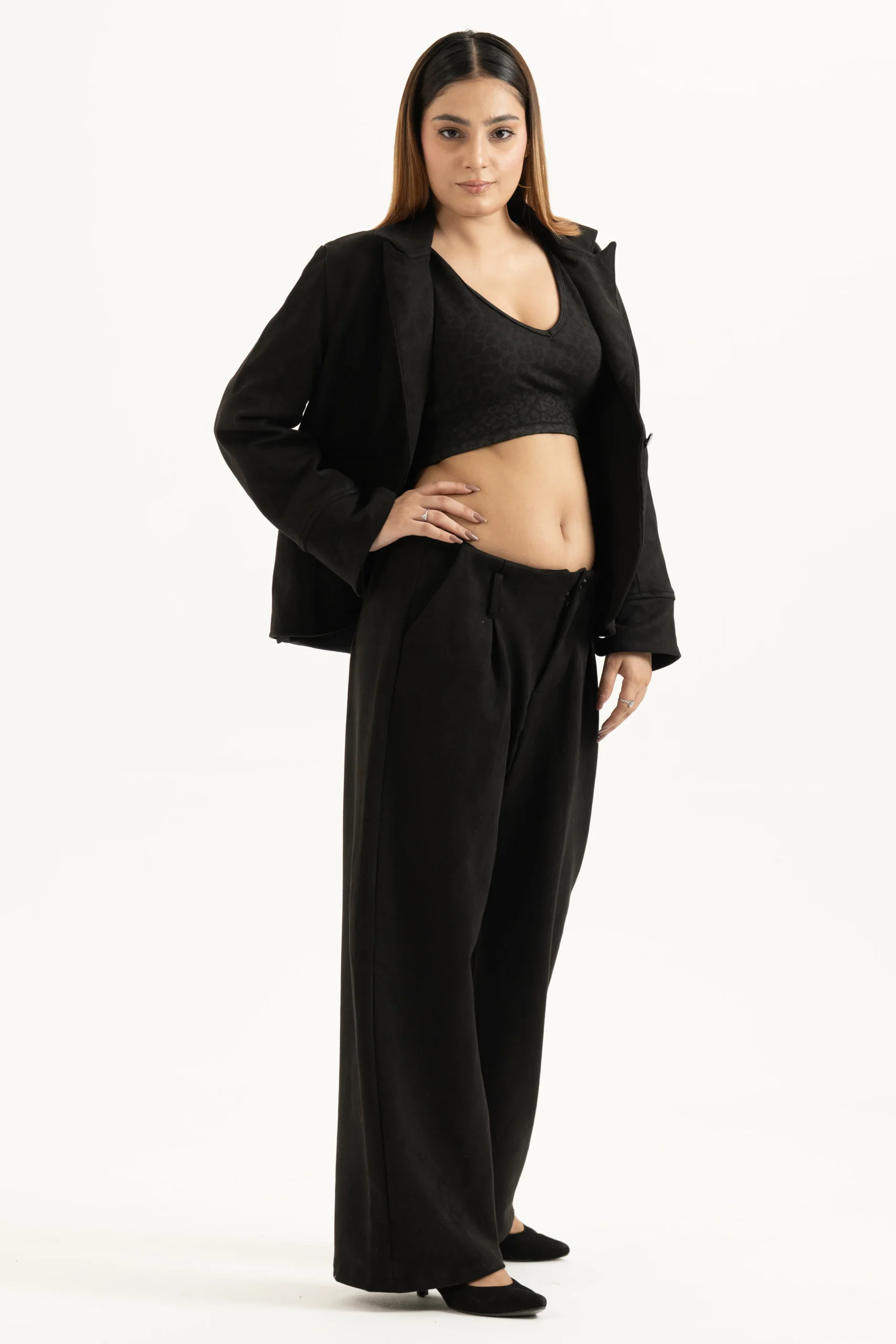 Modern Fitted Blazer Trouser Suit - Image 3